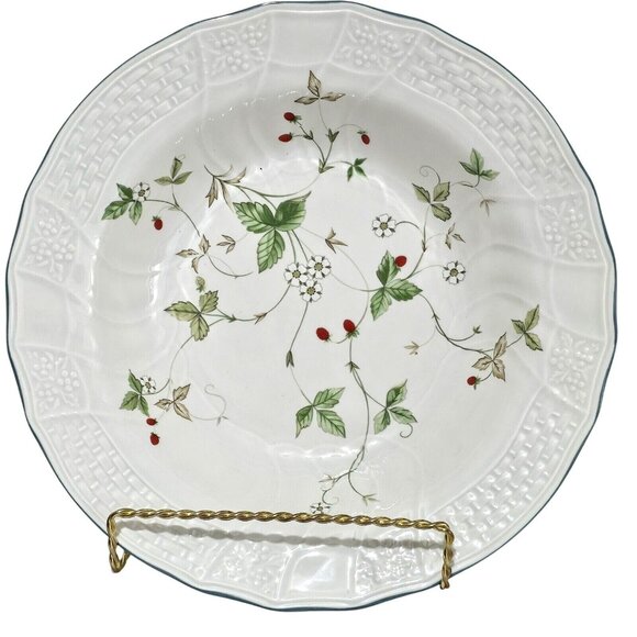 Mikasa Strawberry Fair Serving Bowl 10.25" berries blossoms summer blooms green - Picture 1 of 9